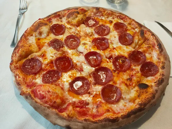 Pizza con impasto ai 5 cereali