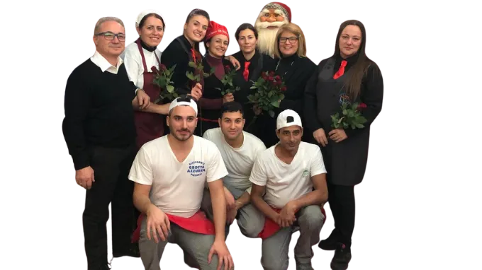 Lo staff della Pizzeria Grotta Azzurra